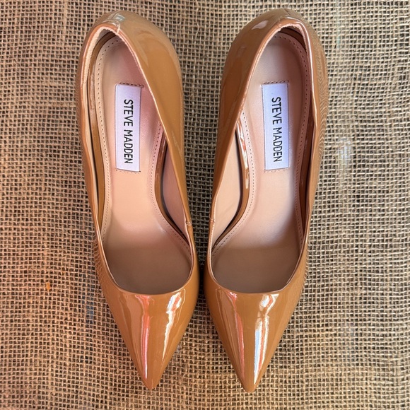 Steve Madden Shoes - Steve Madden Nude Patent Pointed Toe Pumps